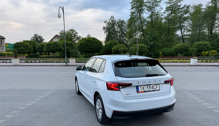 Skoda Fabia cena 68900 przebieg: 43200, rok produkcji 2022 z Pabianice małe 106